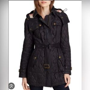 Burberry Finsbridge long quilted jacket in Navy with detachable hood and belt.